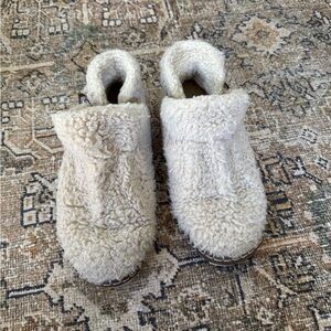 LL Bean Cozy Cream Sherpa Slippers